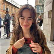 Studentessa universitaria, diplomata al linguistico con un livello C2 di inglese offre conversazioni ed aiuto compiti.